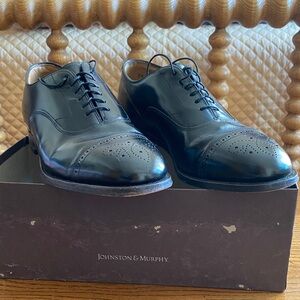Johnston & Murphy Black Cap-Toe Brogue Oxford Shoes